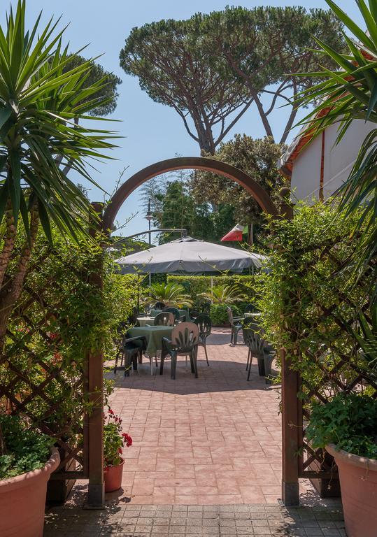 Hotel Le Ginestre 리도디캄파이오레 외부 사진