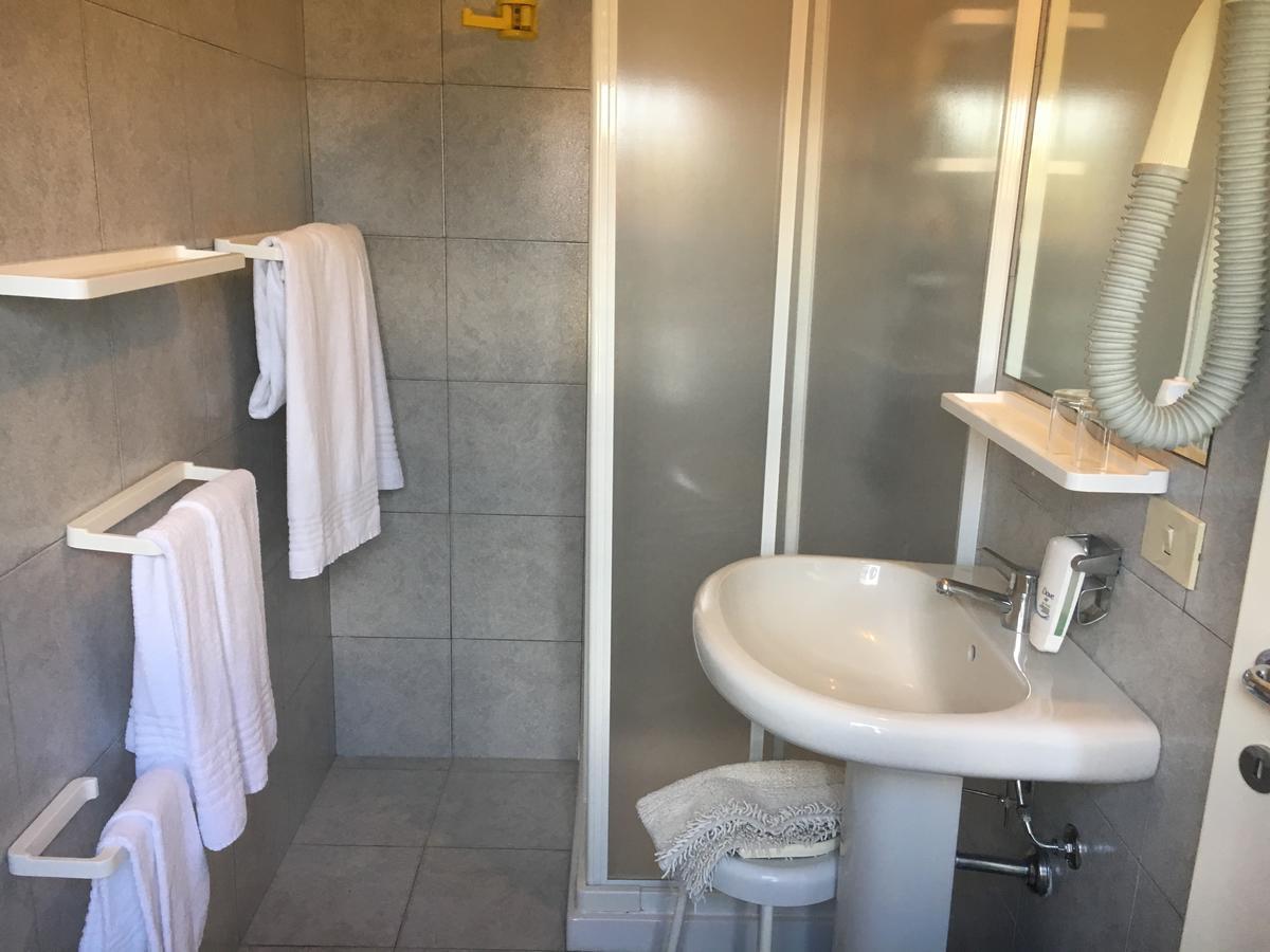 Hotel Le Ginestre 리도디캄파이오레 외부 사진