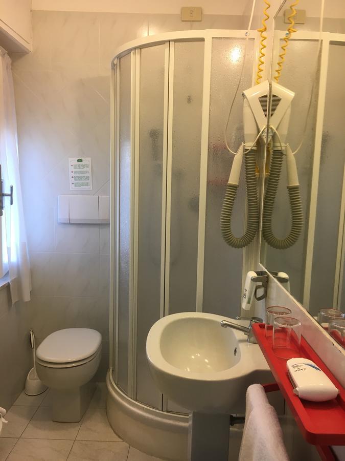 Hotel Le Ginestre 리도디캄파이오레 외부 사진