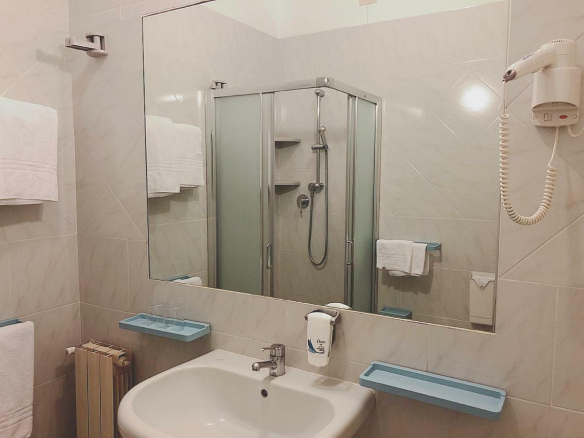Hotel Le Ginestre 리도디캄파이오레 외부 사진