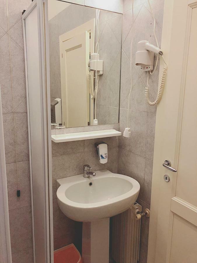 Hotel Le Ginestre 리도디캄파이오레 외부 사진