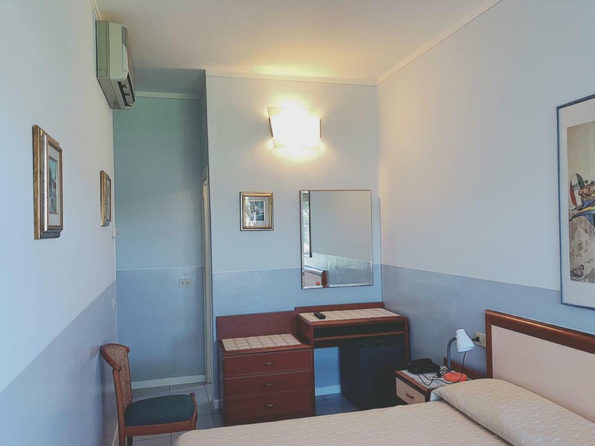 Hotel Le Ginestre 리도디캄파이오레 외부 사진